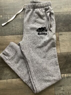 Roots Men salt ad pepper sweatpants, size medium